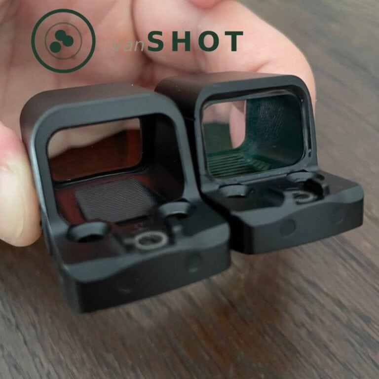 Red dot with enclosed emitter and open emitter